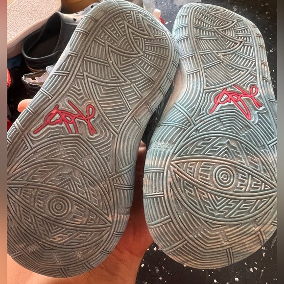 Nike Kyrie toddler 6c - Picture 4 of 5